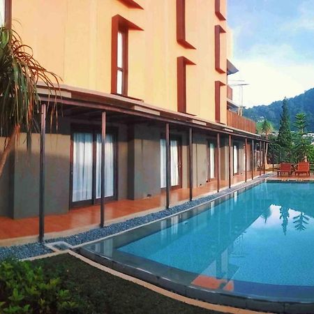 Hotel Grand Metro Puncak Cibodas Esterno foto