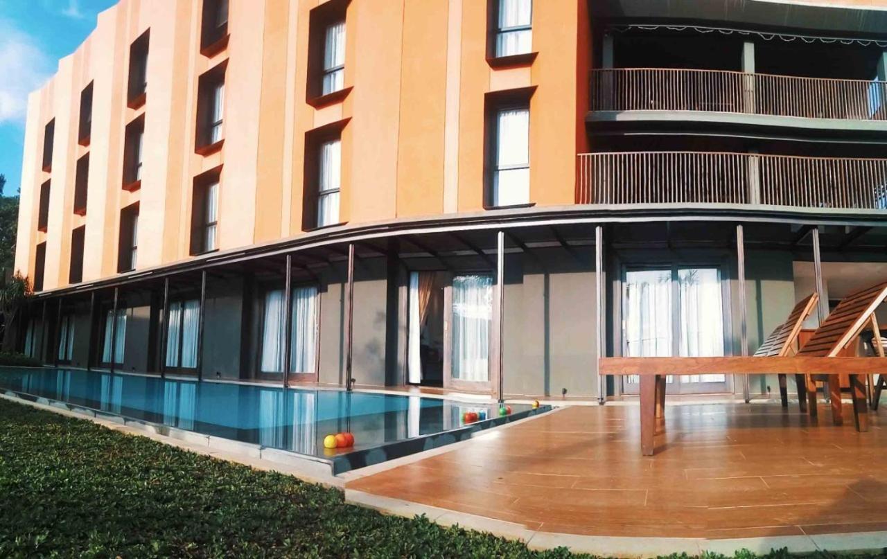 Hotel Grand Metro Puncak Cibodas Esterno foto