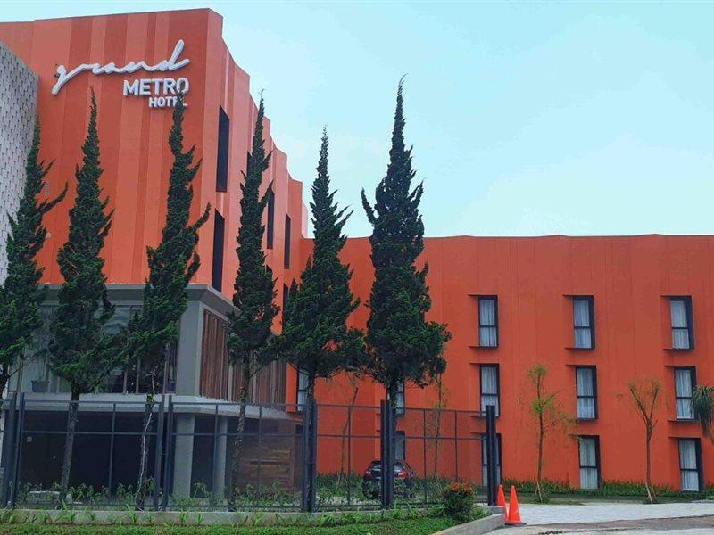 Hotel Grand Metro Puncak Cibodas Esterno foto